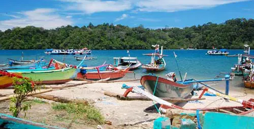 pantai sendang biru